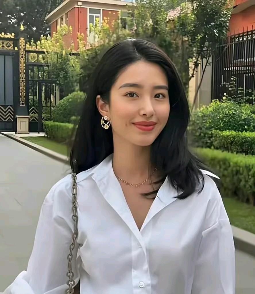 杨采钰真的是遇到真爱了！和富豪老公一块去北极旅行。还大方的晒出了老公的正脸照