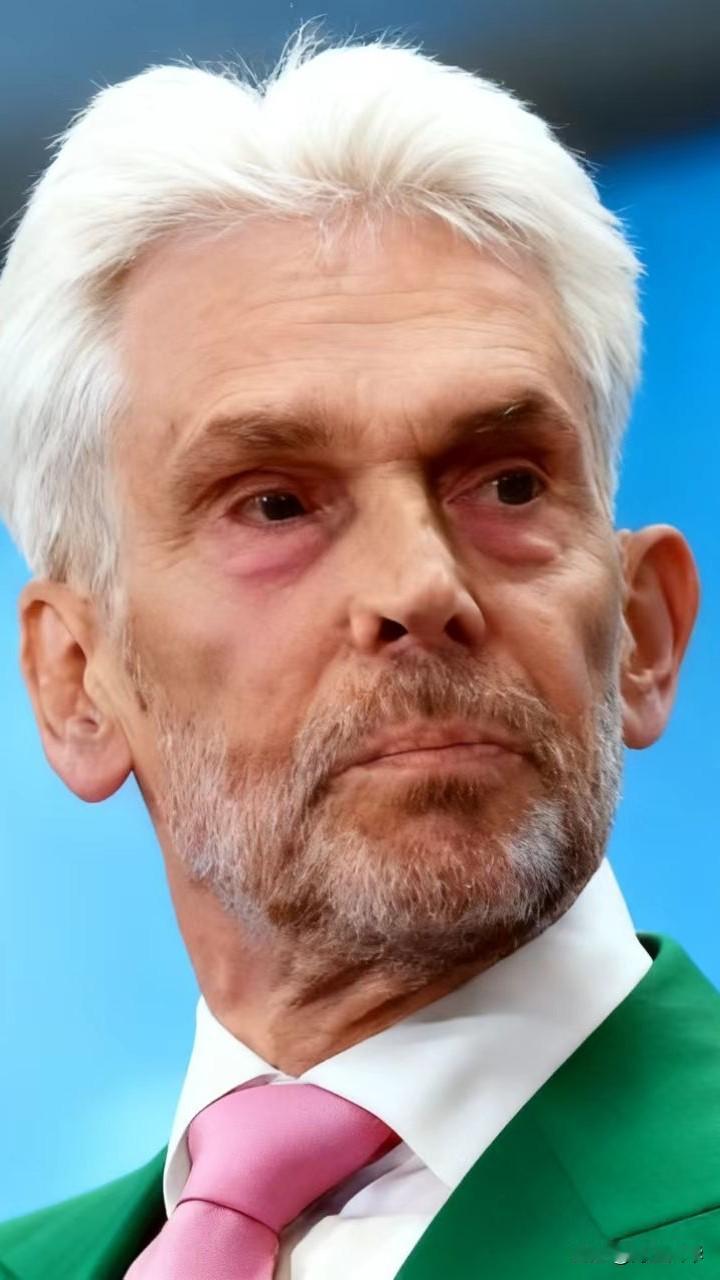 这就是不给中国供货的后果1月28日，全球光刻机巨头荷兰阿斯麦宣布，计划裁员