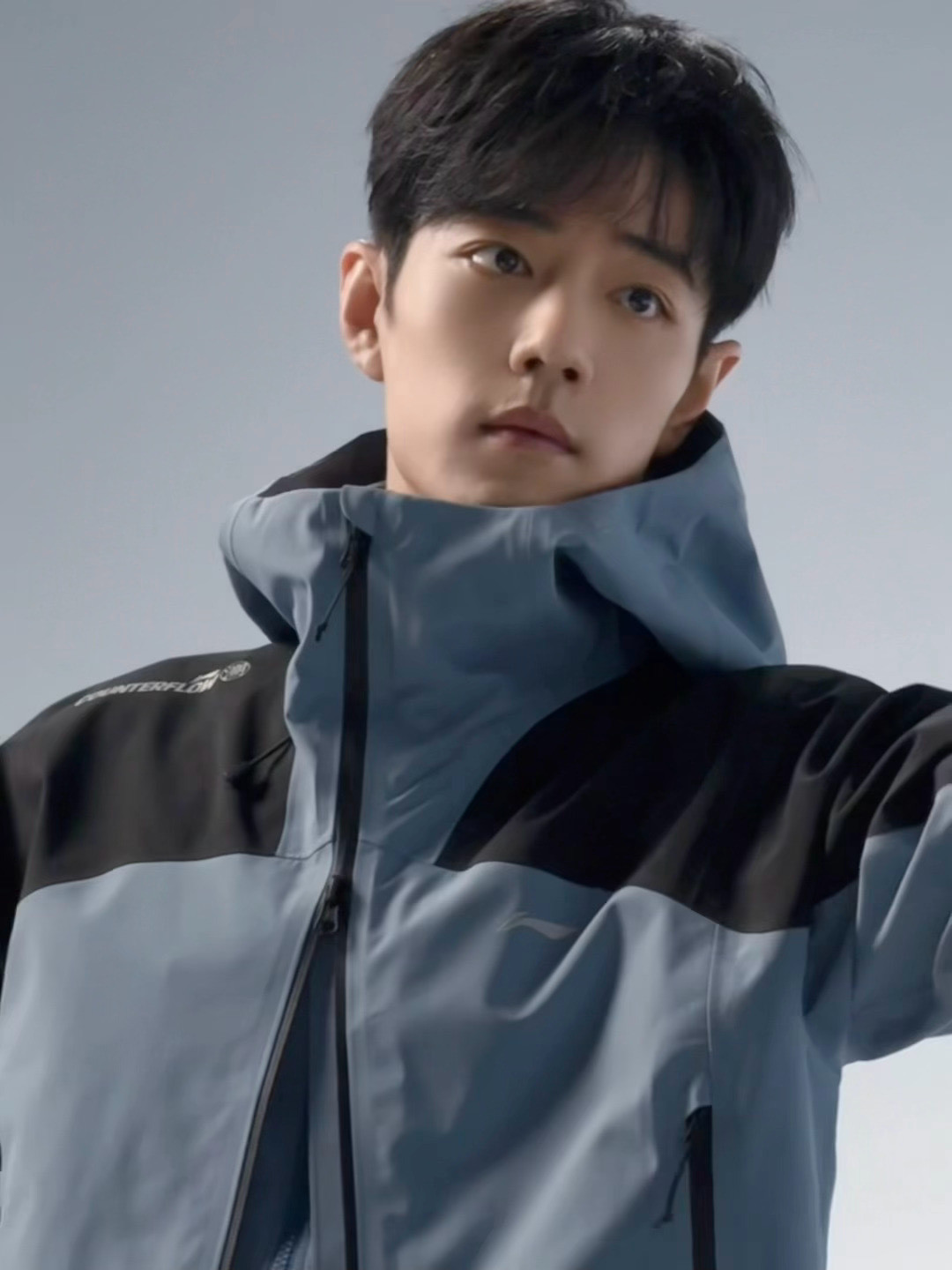 午餐时间，肖战工作室放饭！兼具少年感和熟男感就是最牛的！​​​