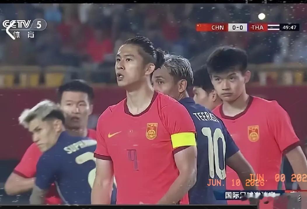 昨晚两场足球赛，看到了中国足球的希望！CCTV5直播的中国国家足球队与泰国国家