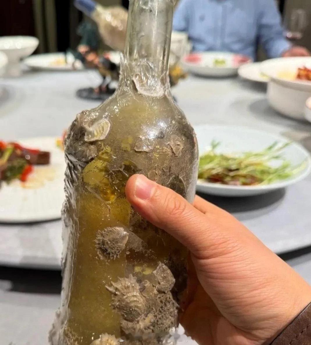 领导带来的，说是别人送的有些年份！