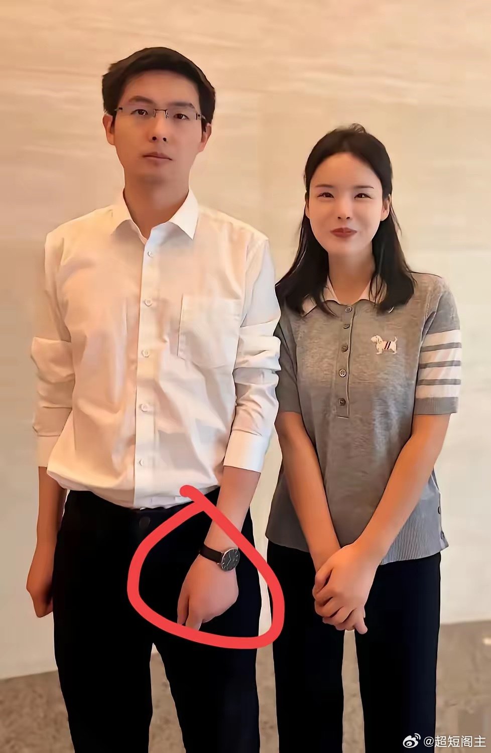 王兴兴带的手表非常有气质，就是不知道要多少钱​