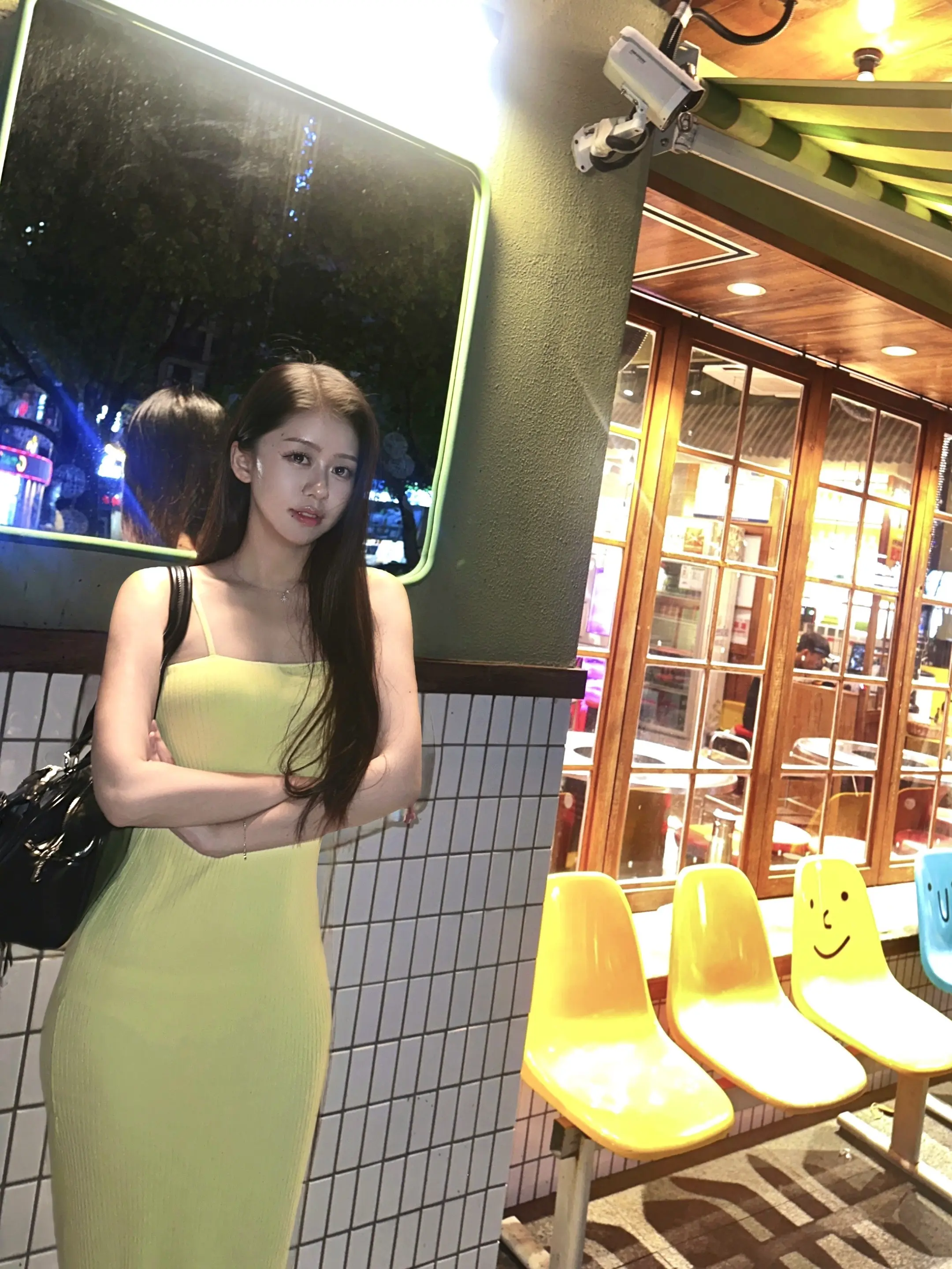天黑不睡觉  天亮还在熬  日夜在颠倒