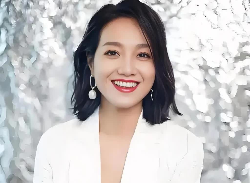 我问我播音专业的同学，朱丹的口才怎么样。我同学说：朱丹是浙传播音主持专业