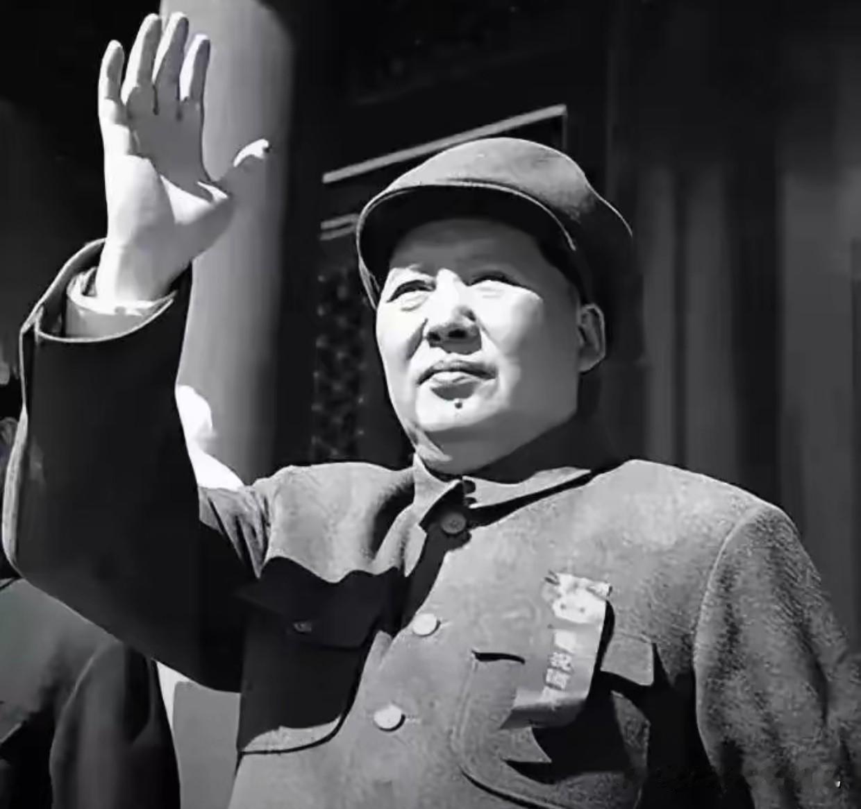 如果是资本主义适合中国，那就是共产党人当年领导革命搞错了！共产党人追求推倒三座大