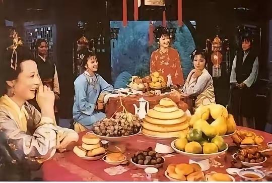 图一，你以为的红楼梦，以及红楼梦中人，图二，实际上的红楼梦，以及红楼梦中人，