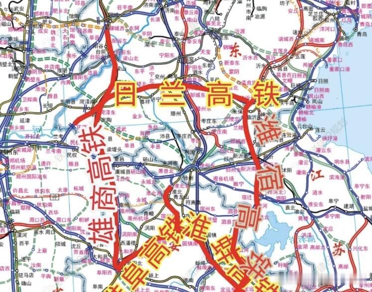 徐州东站每天发400多趟车，暑运单日送客7万，京沪、郑徐、徐连、徐盐四个方向全通
