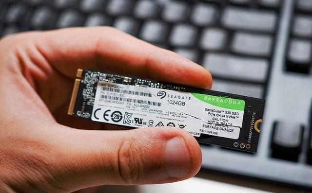 存储芯片集体涨价，曾一晚涨价600多元！都快成“奢侈品”了2026年3月初