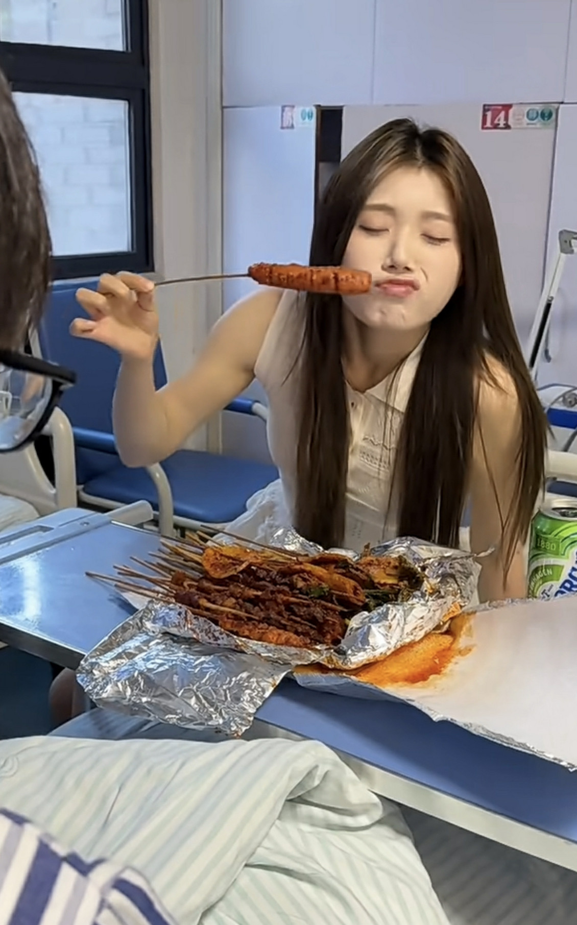 这是来气闺蜜的吧