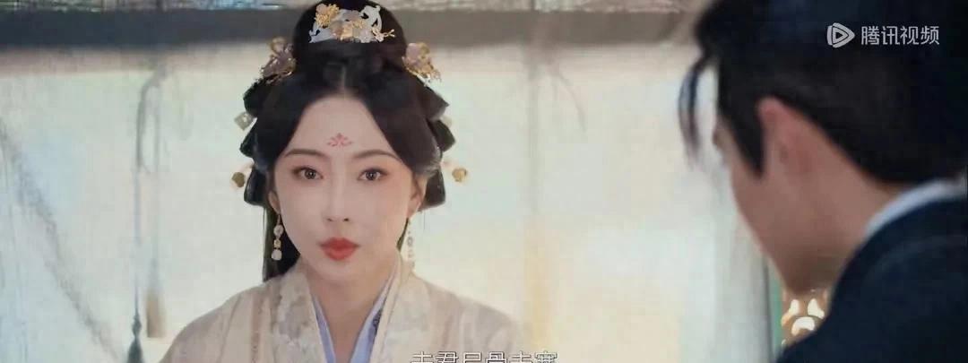 苏娥皇：“牡丹命格”背后的荒诞与报应家人们，最近追《折腰》被苏娥皇这角色给整上
