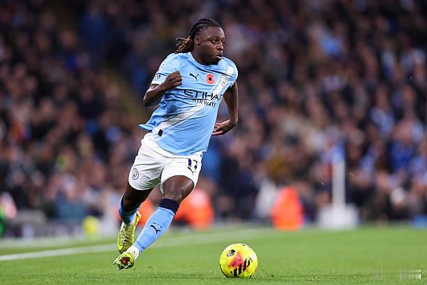 曼城现在看起来阿森纳、曼城，谁都不太会犯错，都有可能持续获胜，直到4月18日大