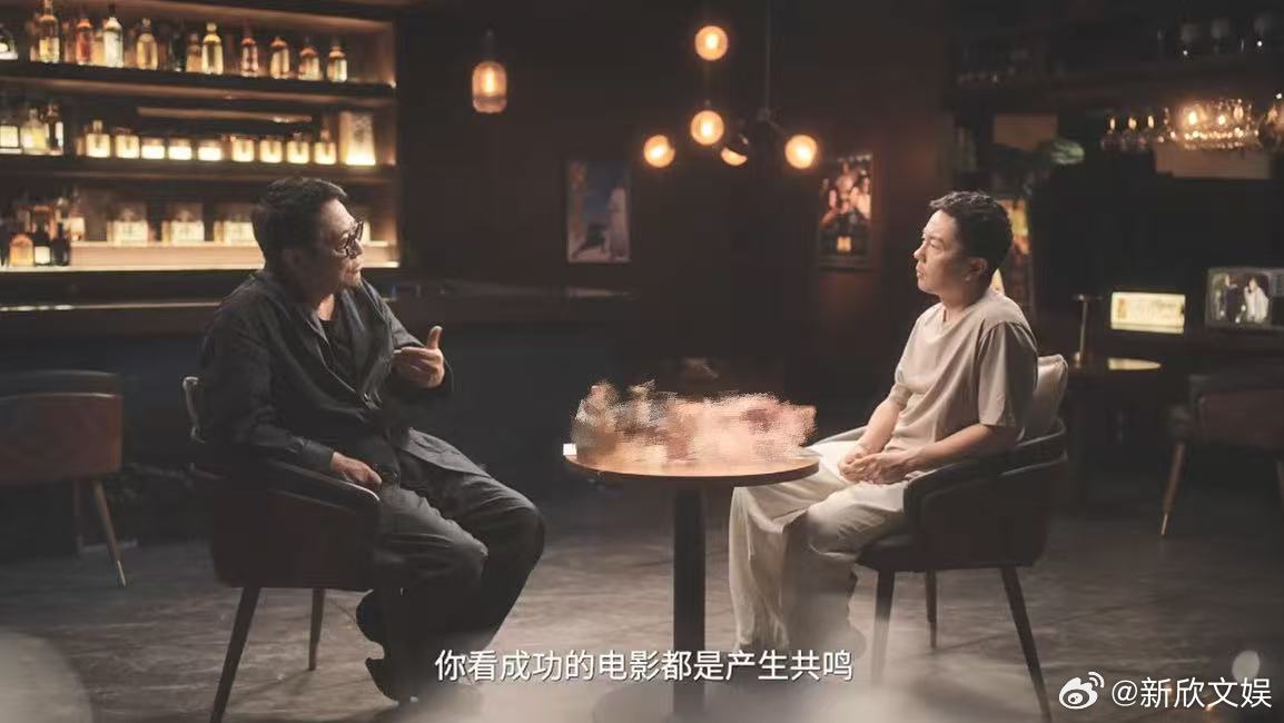 两大功夫巨星各有专属赛道能成为时代标杆，离不开清醒的自我定位。成龙将惊险特技与