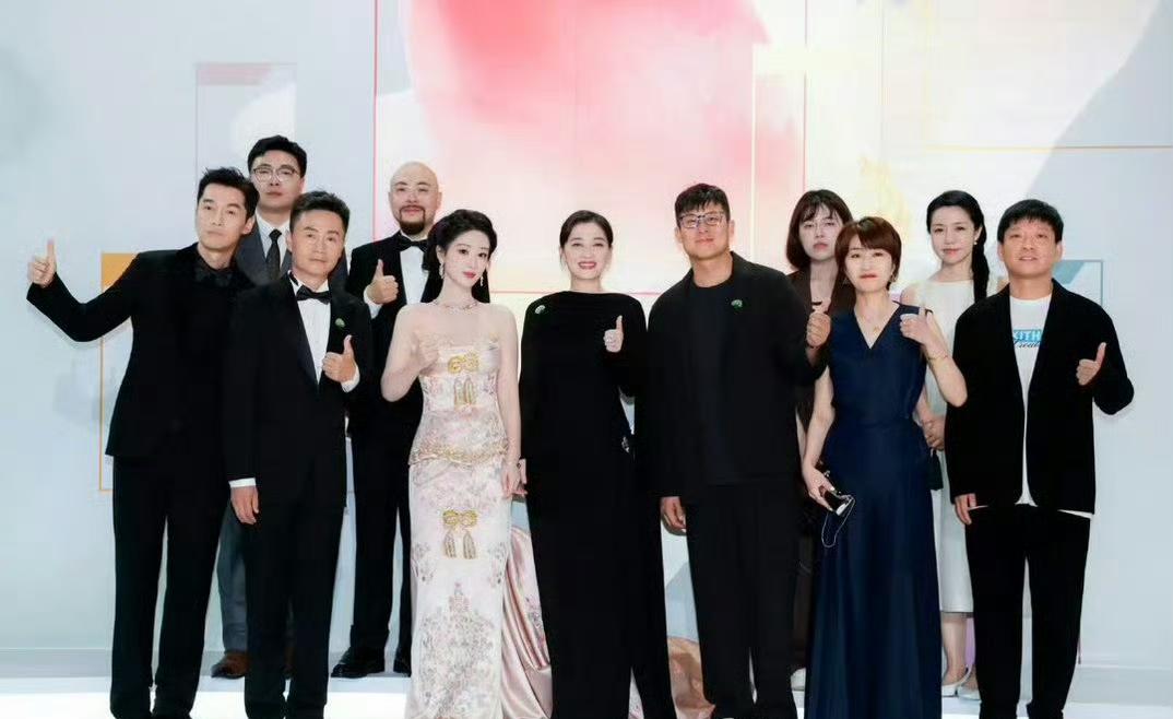 《生命树》实力刷屏！金鹰白玉兰双奖收获满满，杨紫两度提名视后……现实主义剧