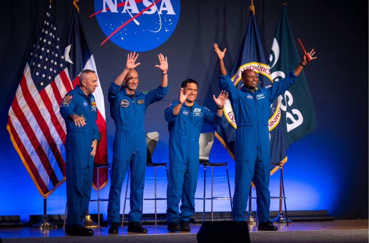 登月还是打酱油？NASA最新任务曝光：不去月球，就在地球轨道晃荡一圈当地时间6