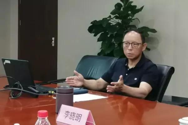 监管在哪？一家六口，五个美国籍，一个拿绿卡，常年住在美国波士顿，孩子读的都是美国