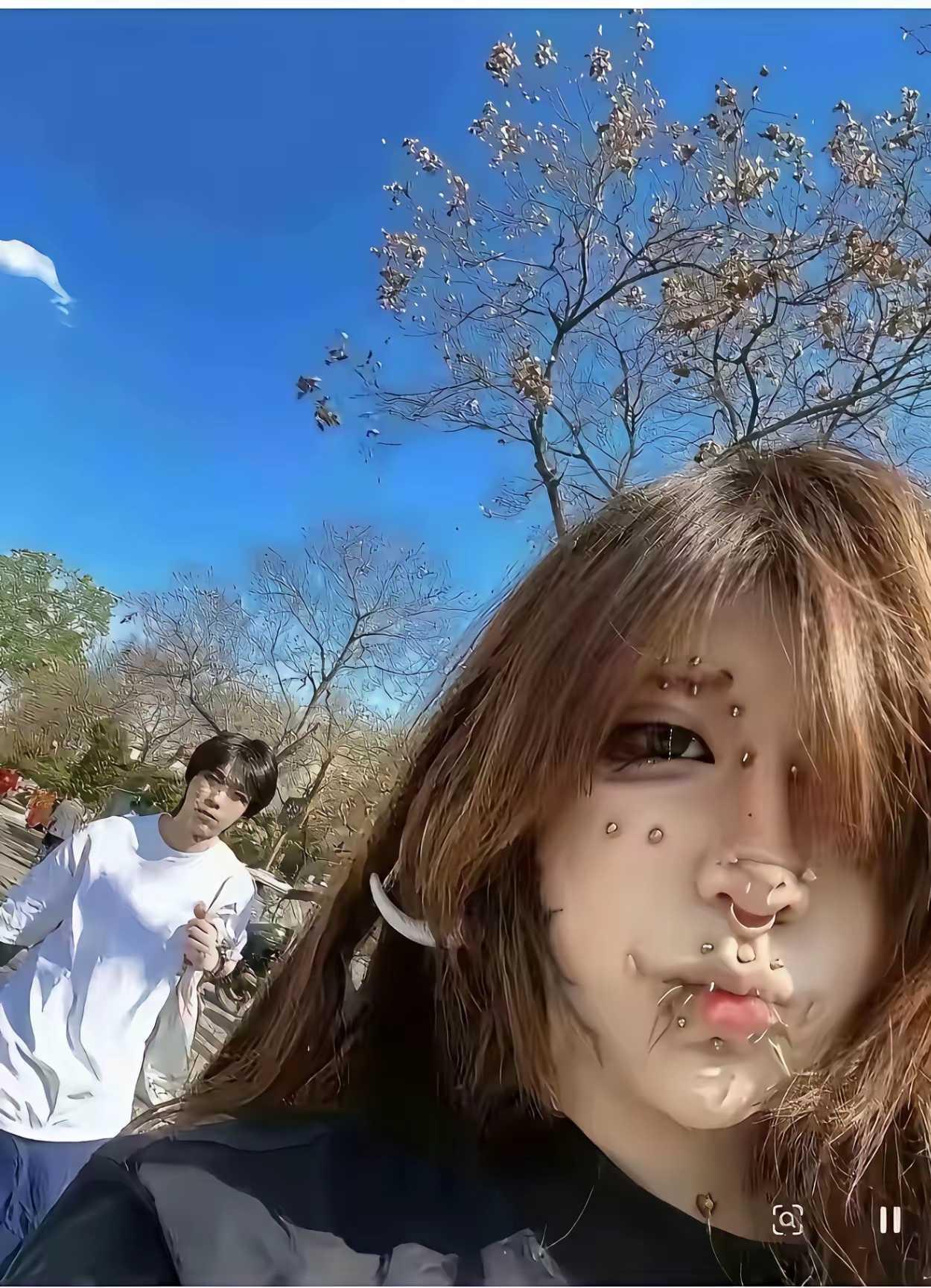 这要是和她亲个嘴，还不得被扎的满脸是血