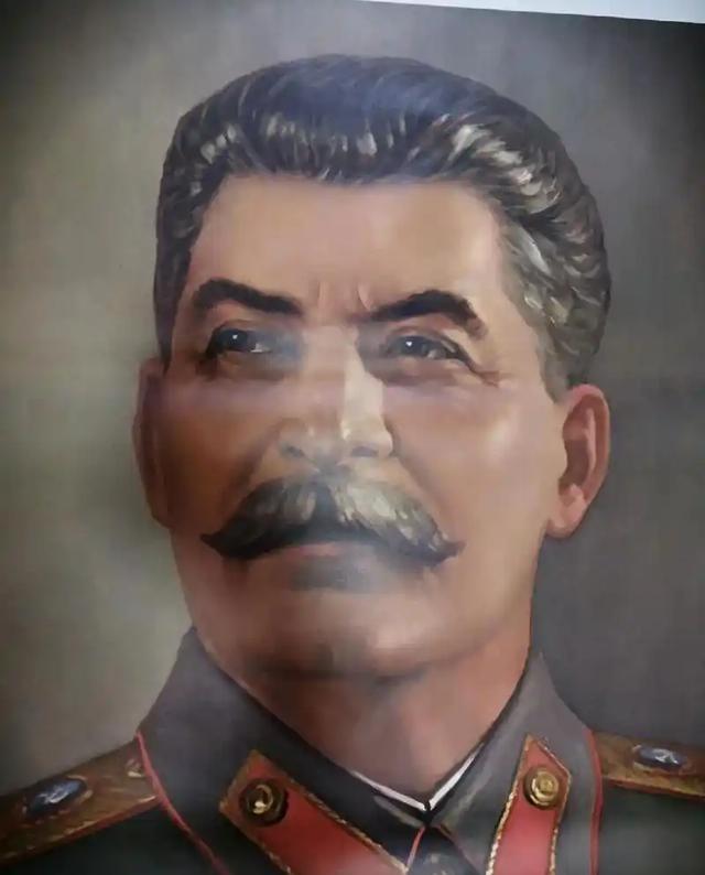 斯大林到底有多让人害怕？在苏联的寒冷冬夜，一个普通公民关上门窗后，总会不由自主地