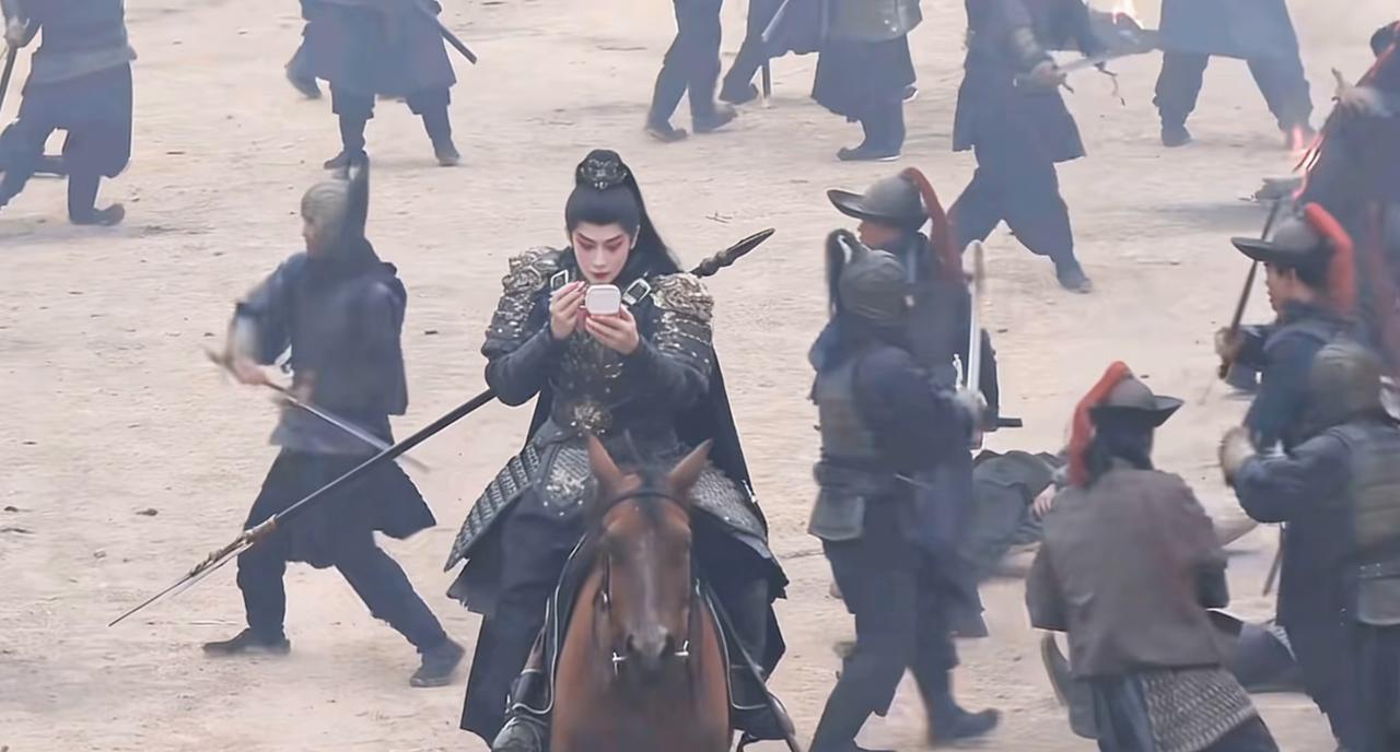 逐玉营销为了流量，带上了项羽，白起，战神的话题。被嘲笑粉底液将军，然后张凌赫