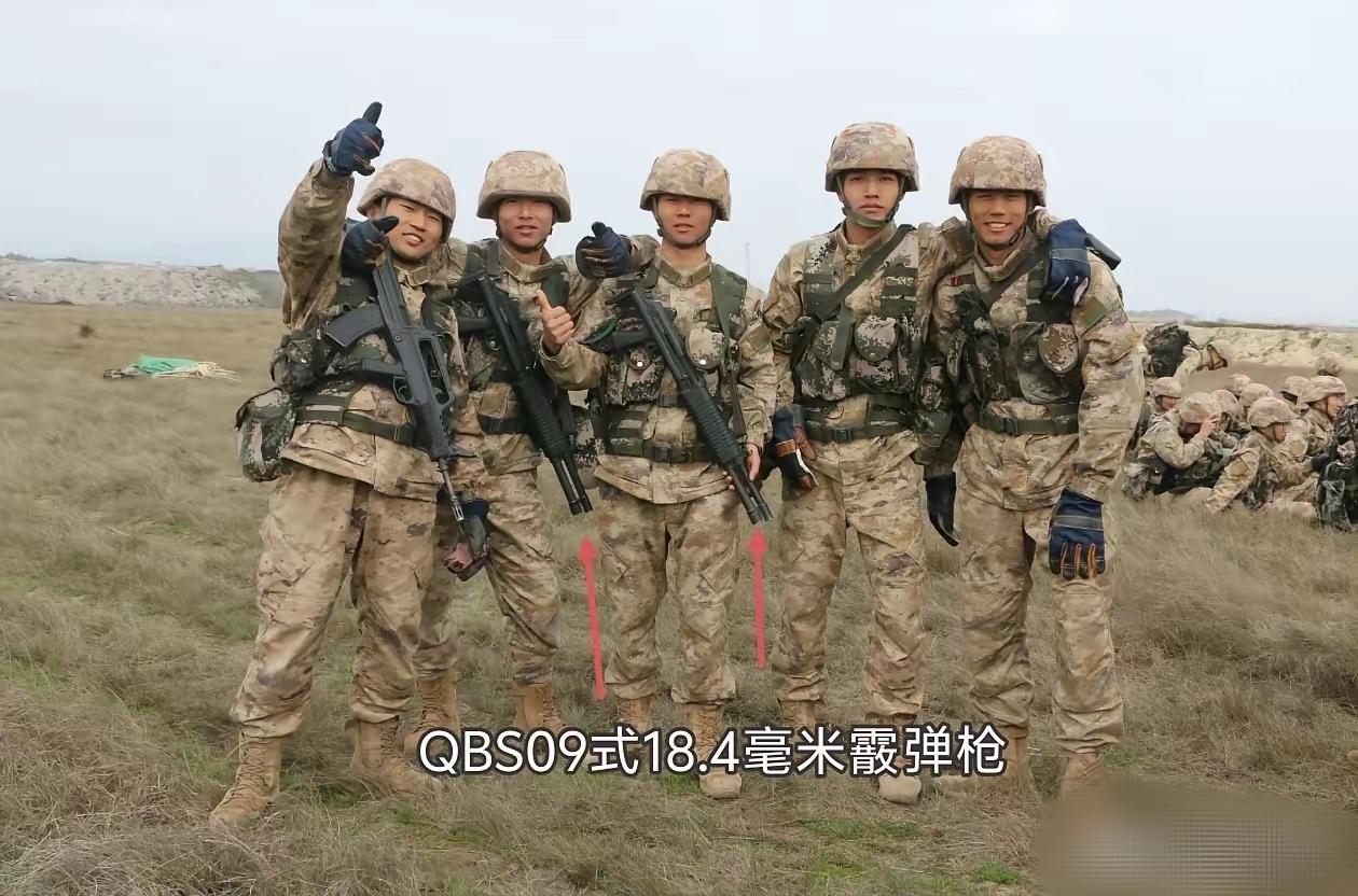 解放军走在时代前列，霰弹枪开始大规模装备部队。以前，解放军根本瞅不起射程只有几十