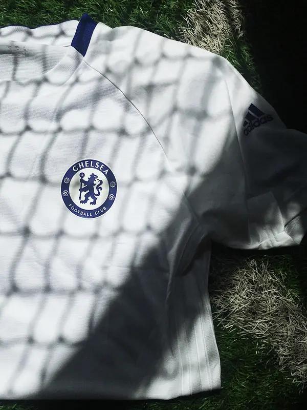 神秘蓝军：切尔西的意外崛起与赛季前景英超积分榜上，切尔西悄然攀升至第二，这支