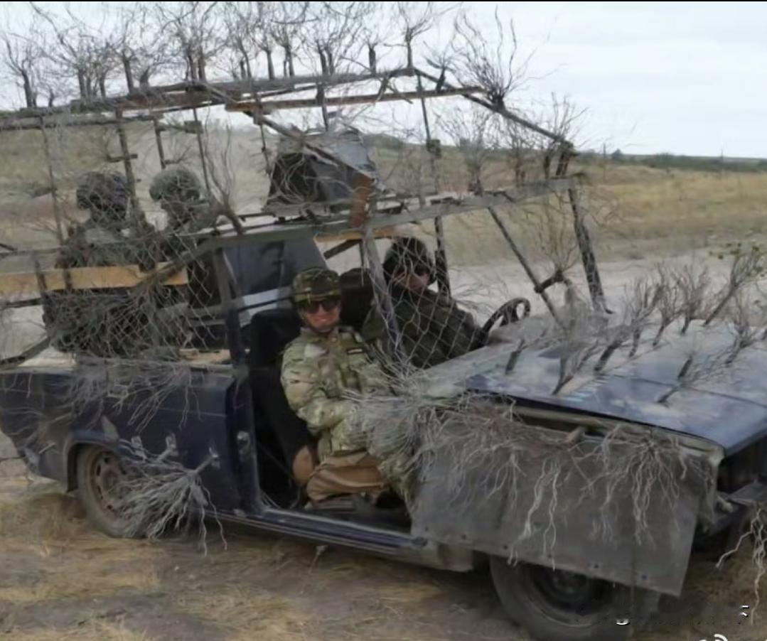 太佩服俄军的魔改能力了，为了应对乌军无人机的威胁！俄军技术人员绞尽脑汁想出来的办