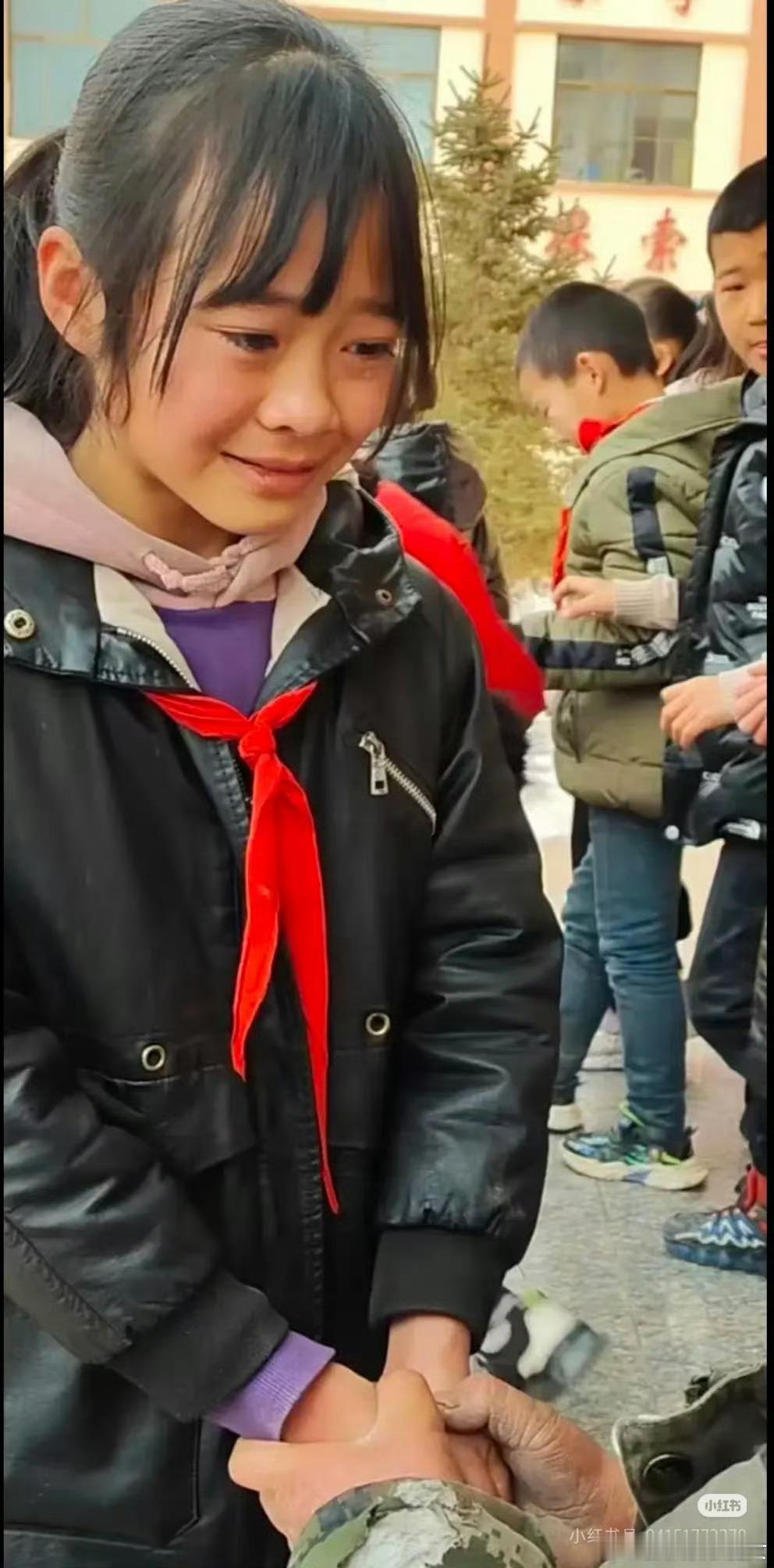 警方通报受胡雷资助女孩去世自杀者的背后，都有那些推他们去死的幕后黑手！！！请严查