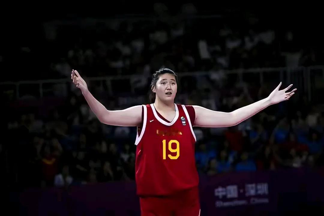 今夏女篮有亚洲杯的任务，一个全新的中国女篮正在海埂磨练，宫指导会不会带张子宇
