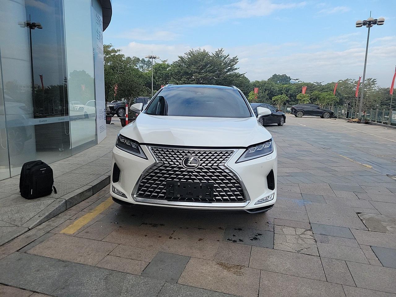 四年前的雷克萨斯RX300四驱版，新车落地50万；四年后的雷克萨斯RX300四