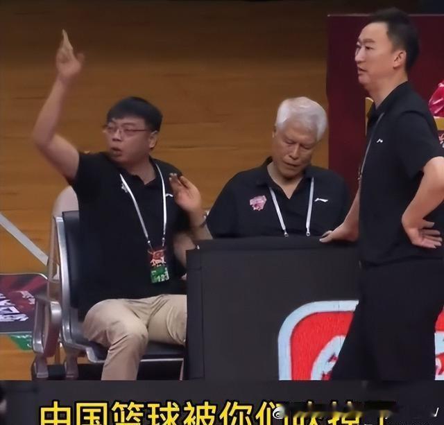 我看有说广东宏远的新任总经理人选确定了？并非是广东宏远功勋球员王仕鹏，也并非是朱芳雨重返广东男篮任职