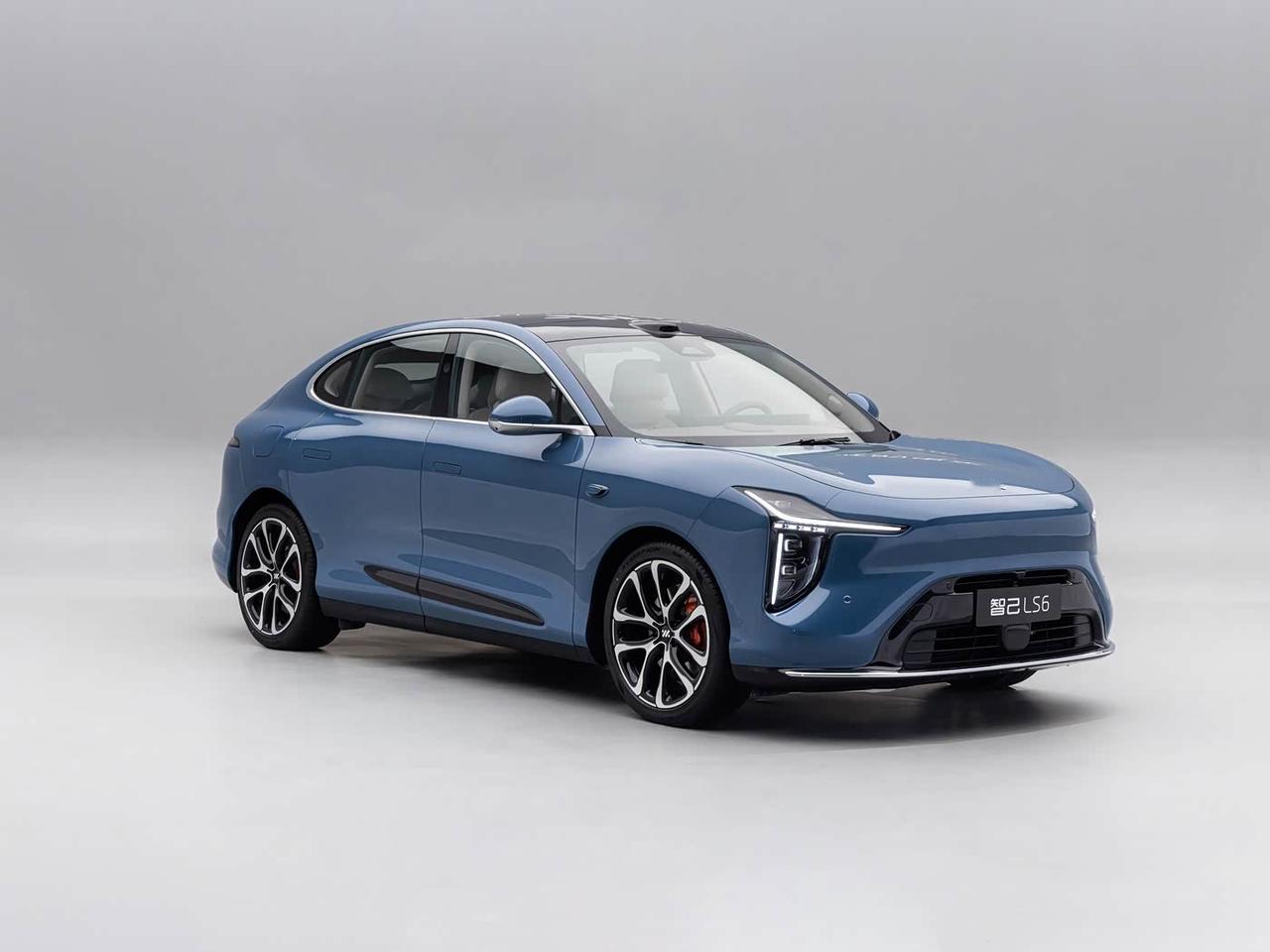 如果过年只能开纯电车回家，这两台你会选哪个？智己LS6ProMax版，24