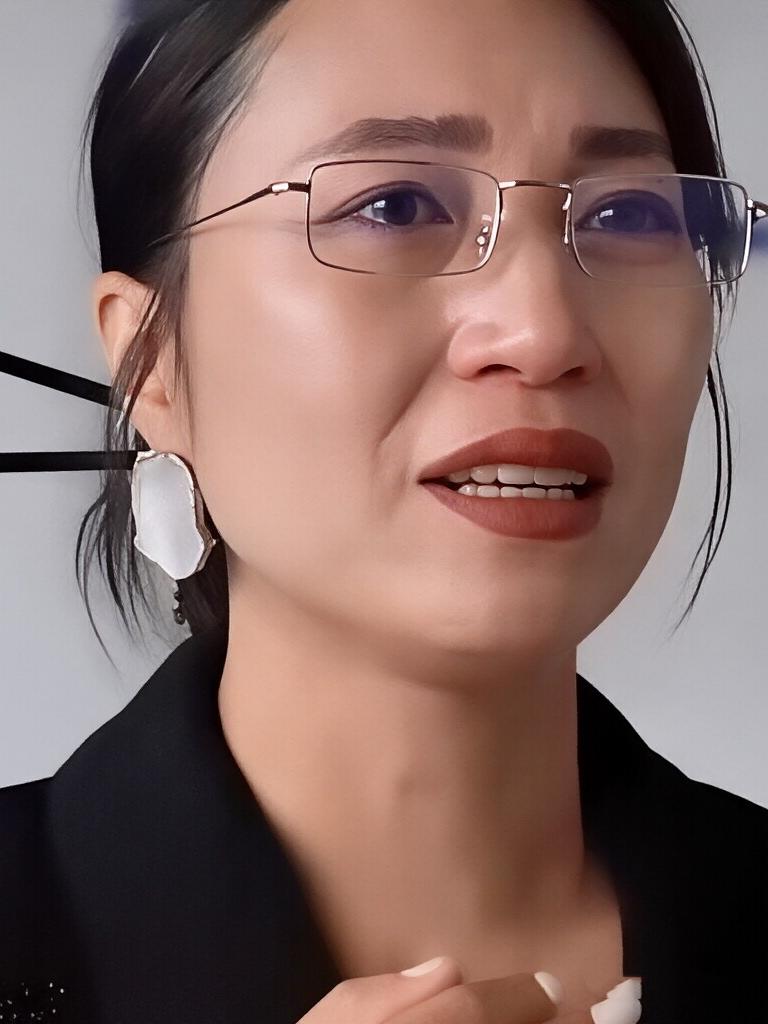 善意循环太好哭！浙江金华峡谷女子失足坠潭遇险，陌生男子纵身救人，背后藏跨越16年