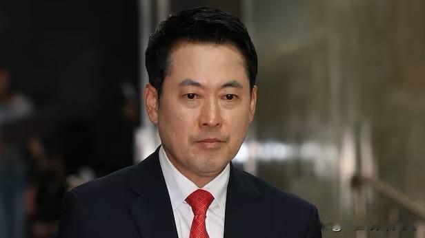 连日高压压垮身体！韩国国民力量党党首张东赫紧急住院18日，韩国政坛传来一则突