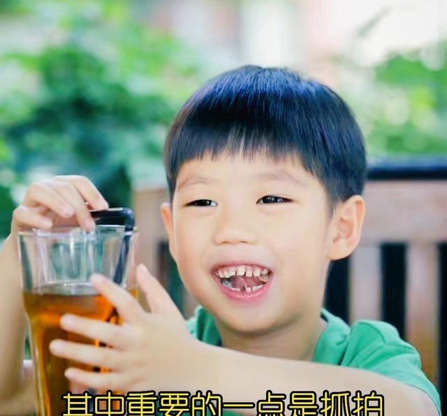 儿童摄影之抓拍：别让孩子配合镜头，要让镜头跟上孩子拍孩子最容易犯的错，不是参