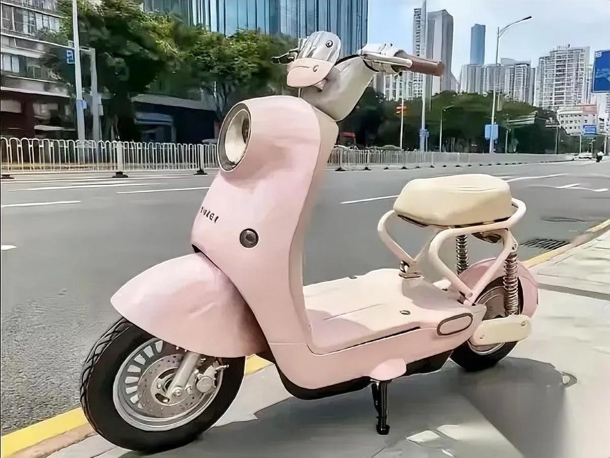 某款车又“翻车”了！这次闹得全球都看笑话——好好的车紧急叫停，居然是电池