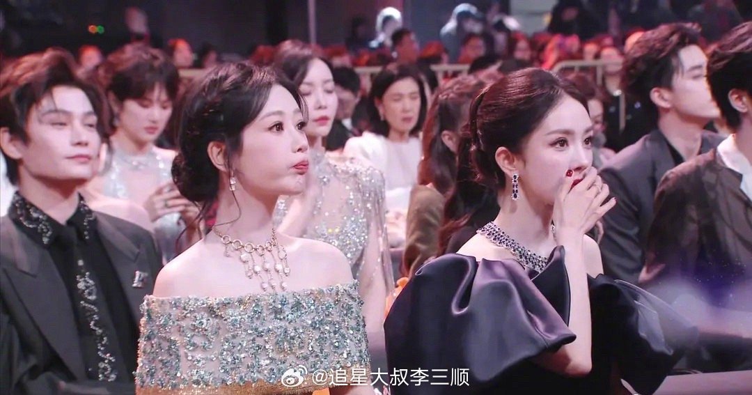 微博之夜内场杨幂、杨紫微博之夜内场邻座，美女姐姐同框啊啊啊