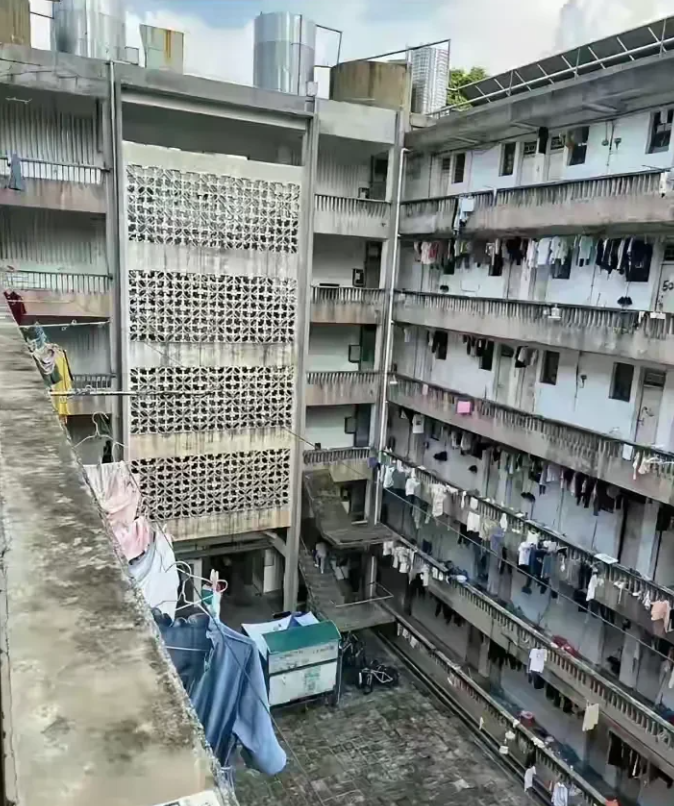 这样的211宿舍不上也罢了吧