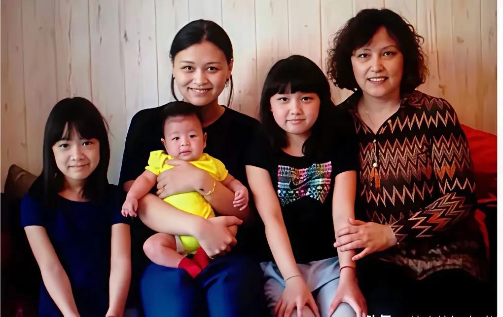 一个男人要养5个孩子，而且孩子还都没有成年，音乐家三宝的压力确实挺大。话说与前