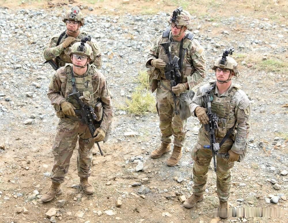 🇺🇸🇧🇬美国陆军第一步兵师部队在保加利亚新塞洛训练场进行了训练。1