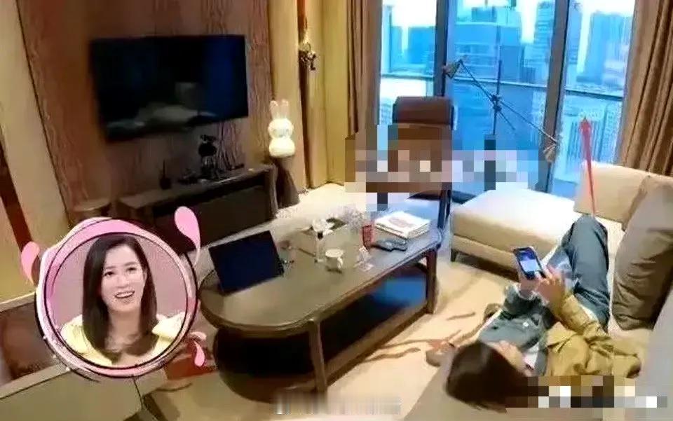 佘诗曼这香港房子真是很小啊，她演了那么多剧，还不如我们普通人的房子大​​​