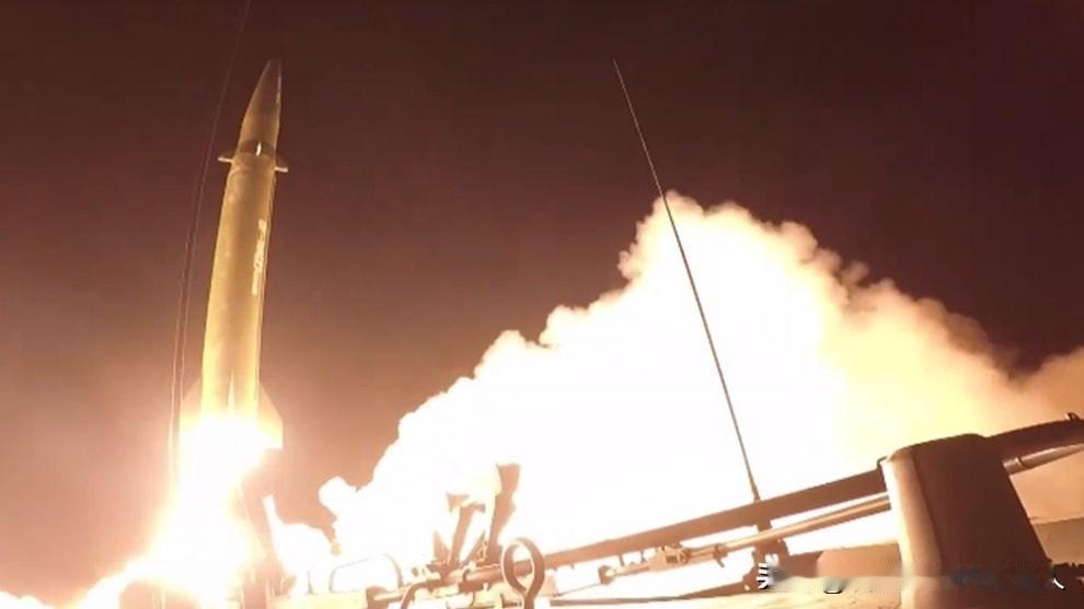 俄罗斯正式确认：“榛树”导弹已完成实战部署，具备全天候打击能力，覆盖德法本土全境