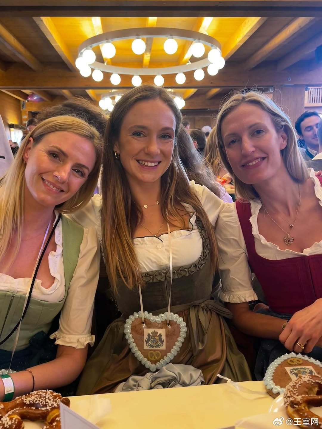 英国王室🇬🇧4月1日，肯特公爵爱德华王子的长子圣安德鲁斯伯爵乔治和长媳伯爵夫