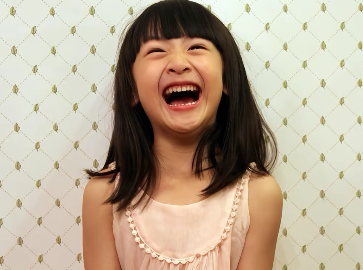 森碟18岁了小时候漂亮可爱，18岁依旧如此，吾家有女初长成具象化