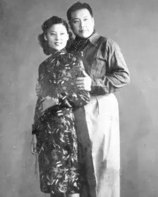 1937年，曹家少爷一枪打在袁世凯女儿的右臂上，曹锟拿三千大洋来摆平，袁家没接，