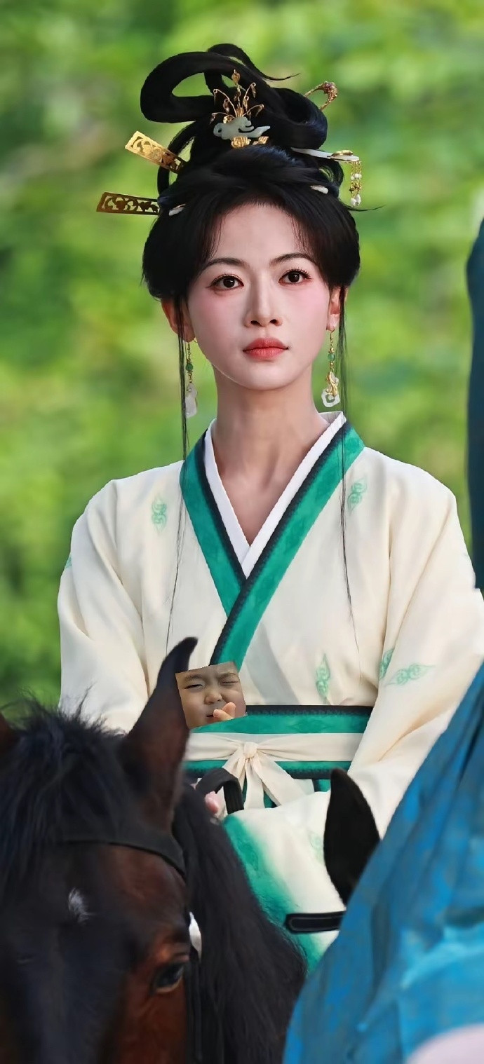 吴谨言这部剧造型师是谁？很美啊，很久没有看到这么美的发髻了