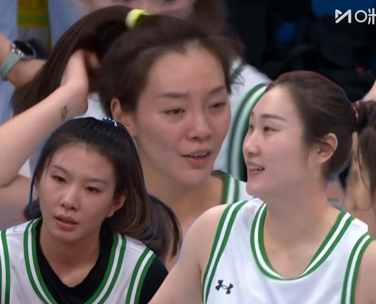 恭喜辽宁女篮！以62-60逆转北京女篮杀进四强！北京队可是有潘臻琦、李一凡两位国