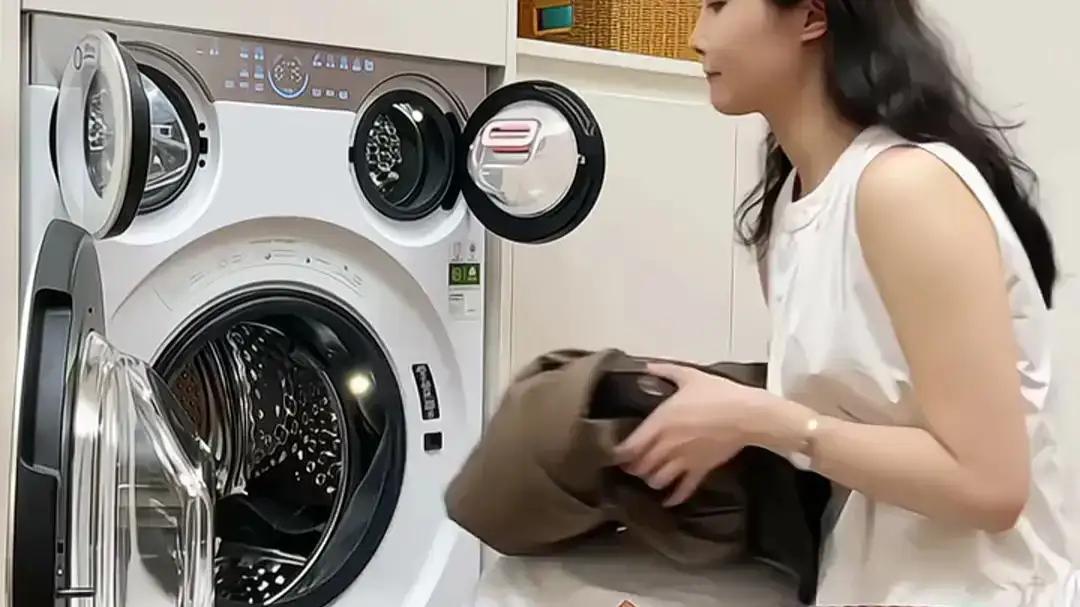 这就是赤裸裸的现实，未来5年最赚钱的10大行业：​1. AI大模型​​2. 