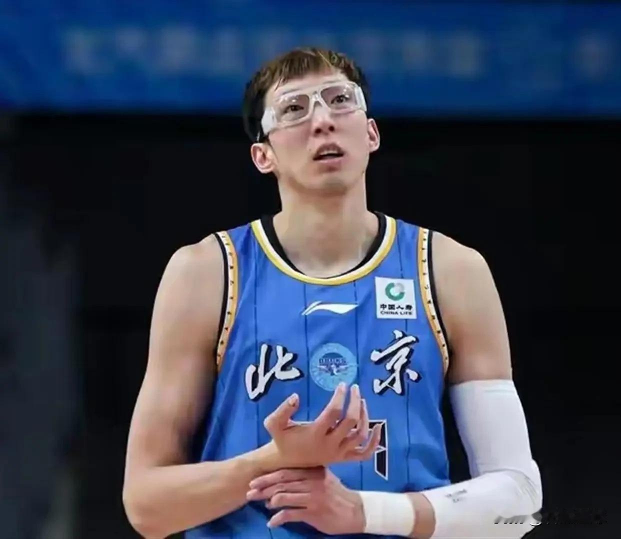 心里话？今天NBA东部决赛G4战，骑士队主场93-130惨败尼克斯，遭对手4-0