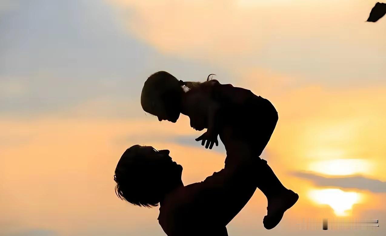 广西，男子离婚后小女儿归他抚养，大女儿归前妻，渐渐他发现小女儿不像自己，怀疑不是