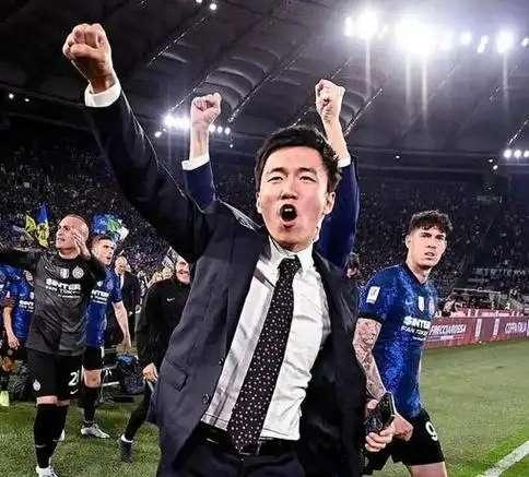 张康阳对国米标识的改进，是一个标签化的印记。因为网络对社会生活的全面覆盖，造就了