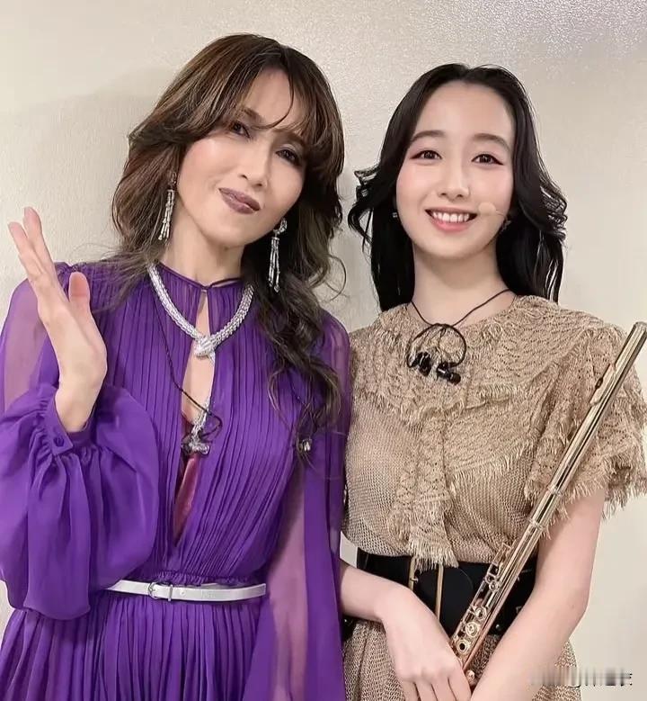 怎么只要有工藤静香的贴，每次就一定有人吐槽她，说她长得不好看，显老，太瘦了。